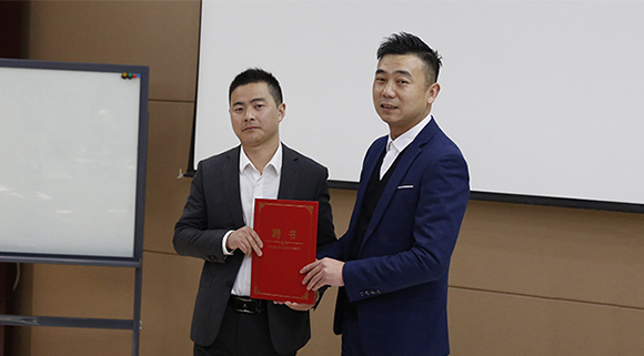 頭條！總經(jīng)理親自頒發(fā)聘書，科恩電器商學(xué)院迎來新校長！